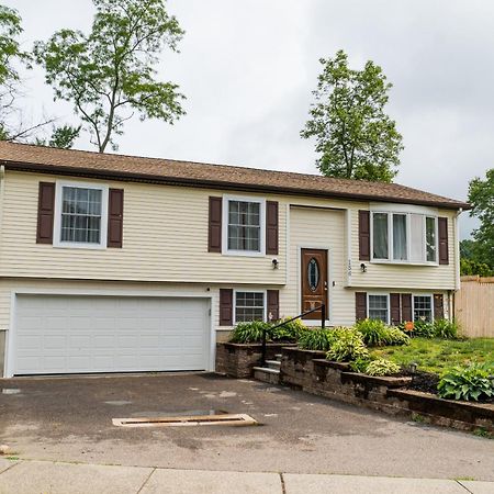 New! Updated Mystic Home W/ Sauna, Hot Tub & Deck Εξωτερικό φωτογραφία