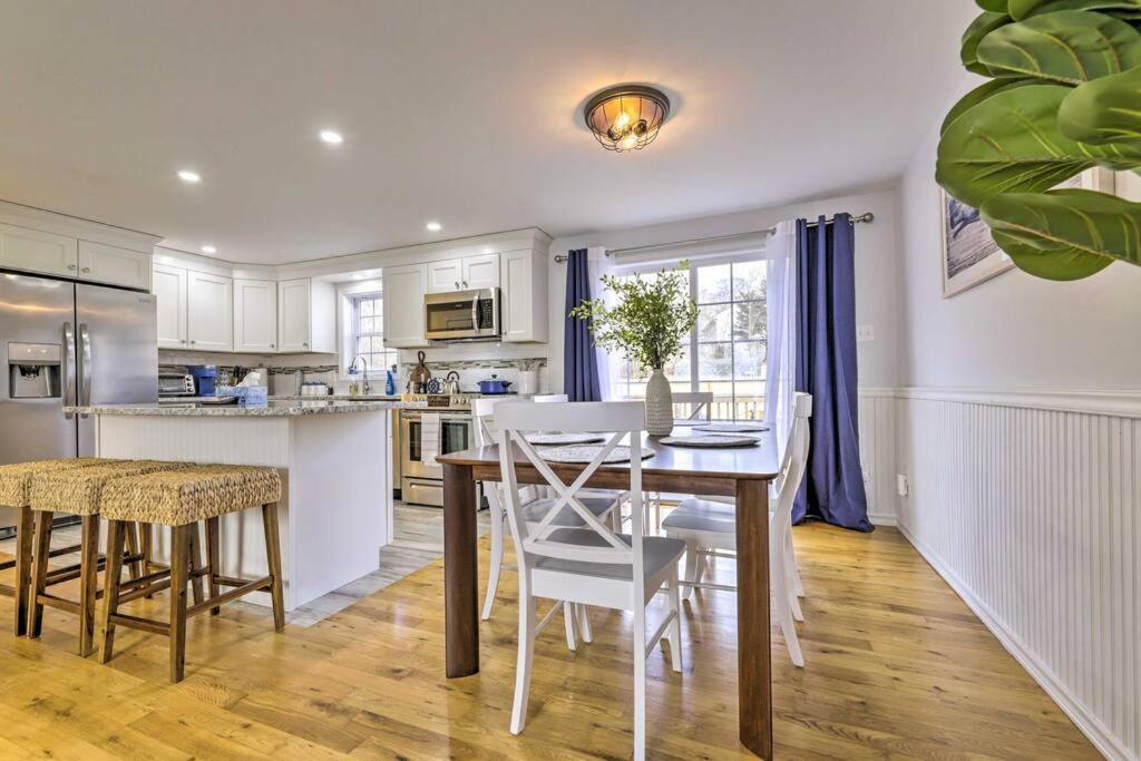 New! Updated Mystic Home W/ Sauna, Hot Tub & Deck Εξωτερικό φωτογραφία