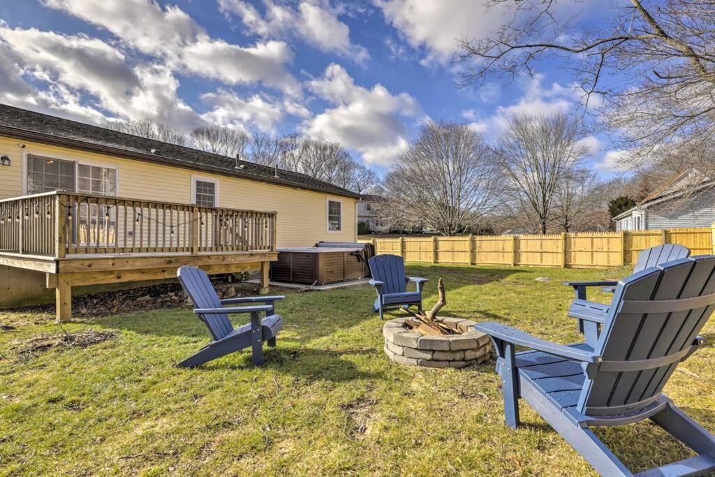 New! Updated Mystic Home W/ Sauna, Hot Tub & Deck Εξωτερικό φωτογραφία