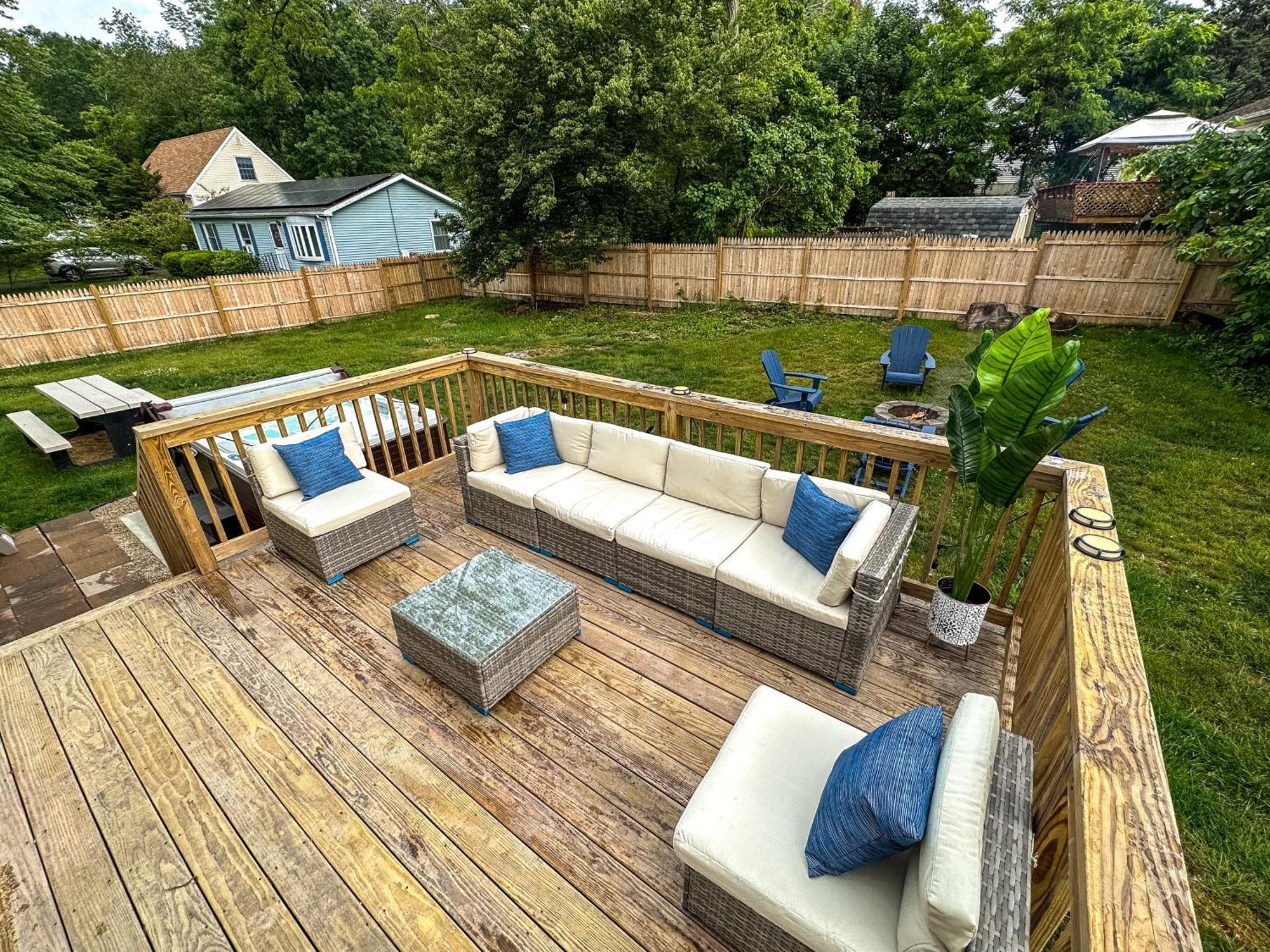 New! Updated Mystic Home W/ Sauna, Hot Tub & Deck Εξωτερικό φωτογραφία